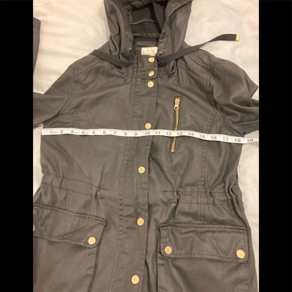 Forever 21 Black Cinch Waist City Zipper Jacket W Hood & Gold Accents S - Picture 11 of 12